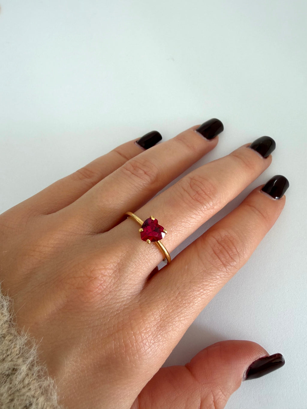 Anello in Oro 18kt con Cuore di Zircone Rosso