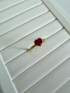Anello in Oro 18kt con Cuore di Zircone Rosso