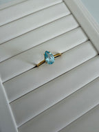 Anello in Oro 18kt con Topazio Azzurro a Goccia