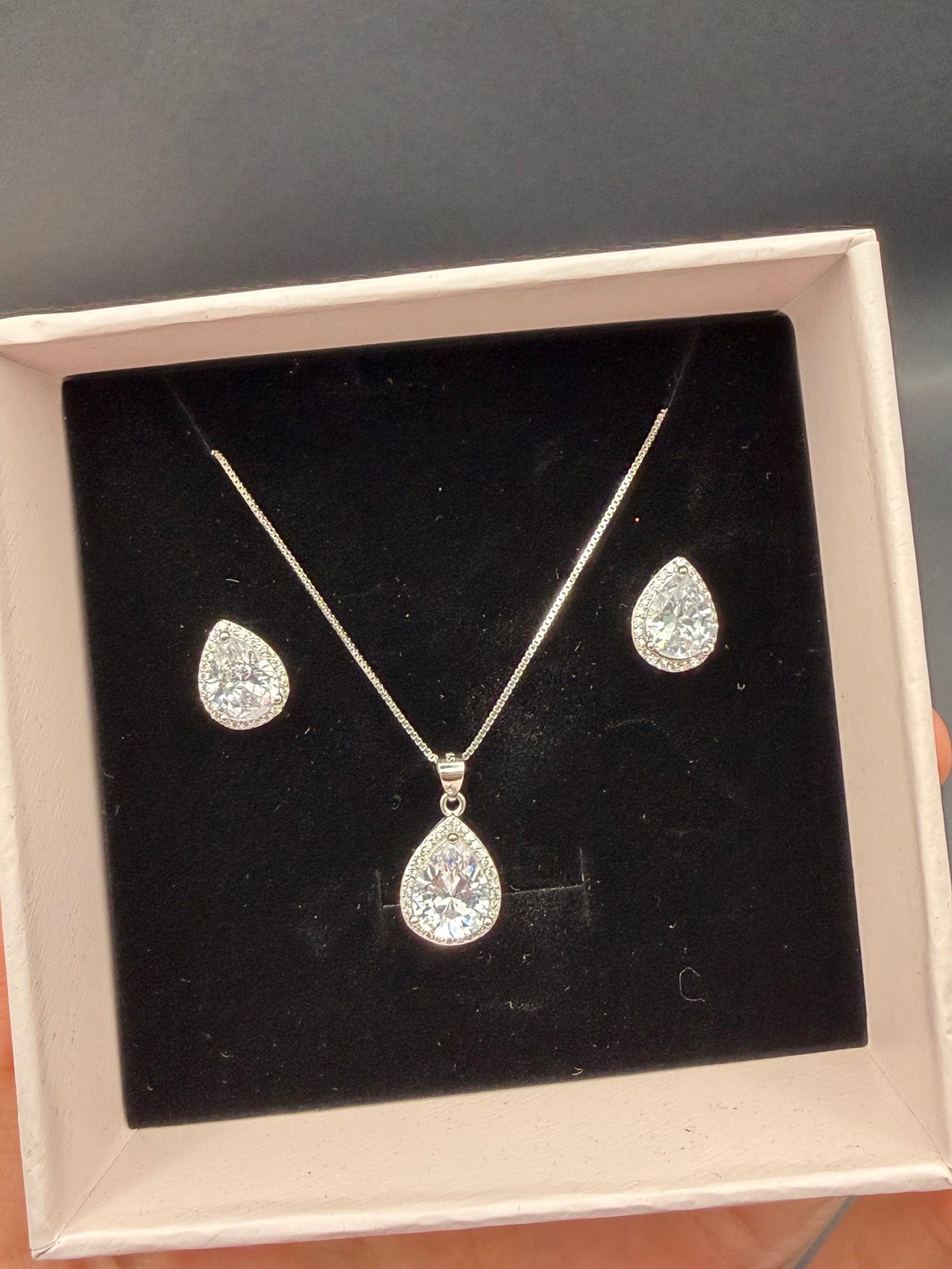 Box Collana e orecchini
