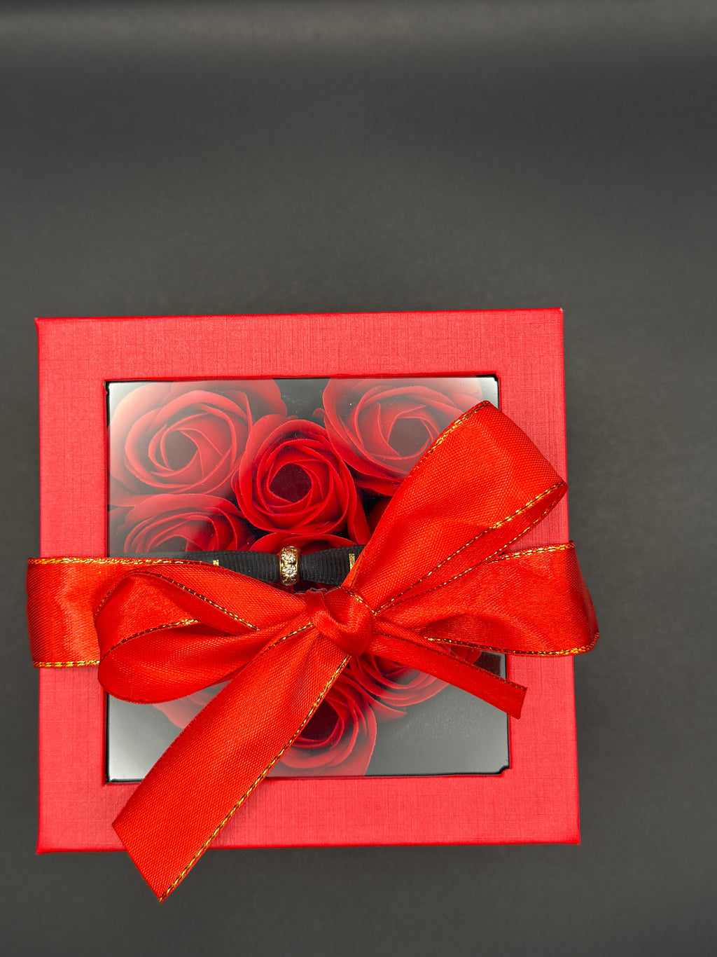 Box con Collana Cuore in oro 18kt