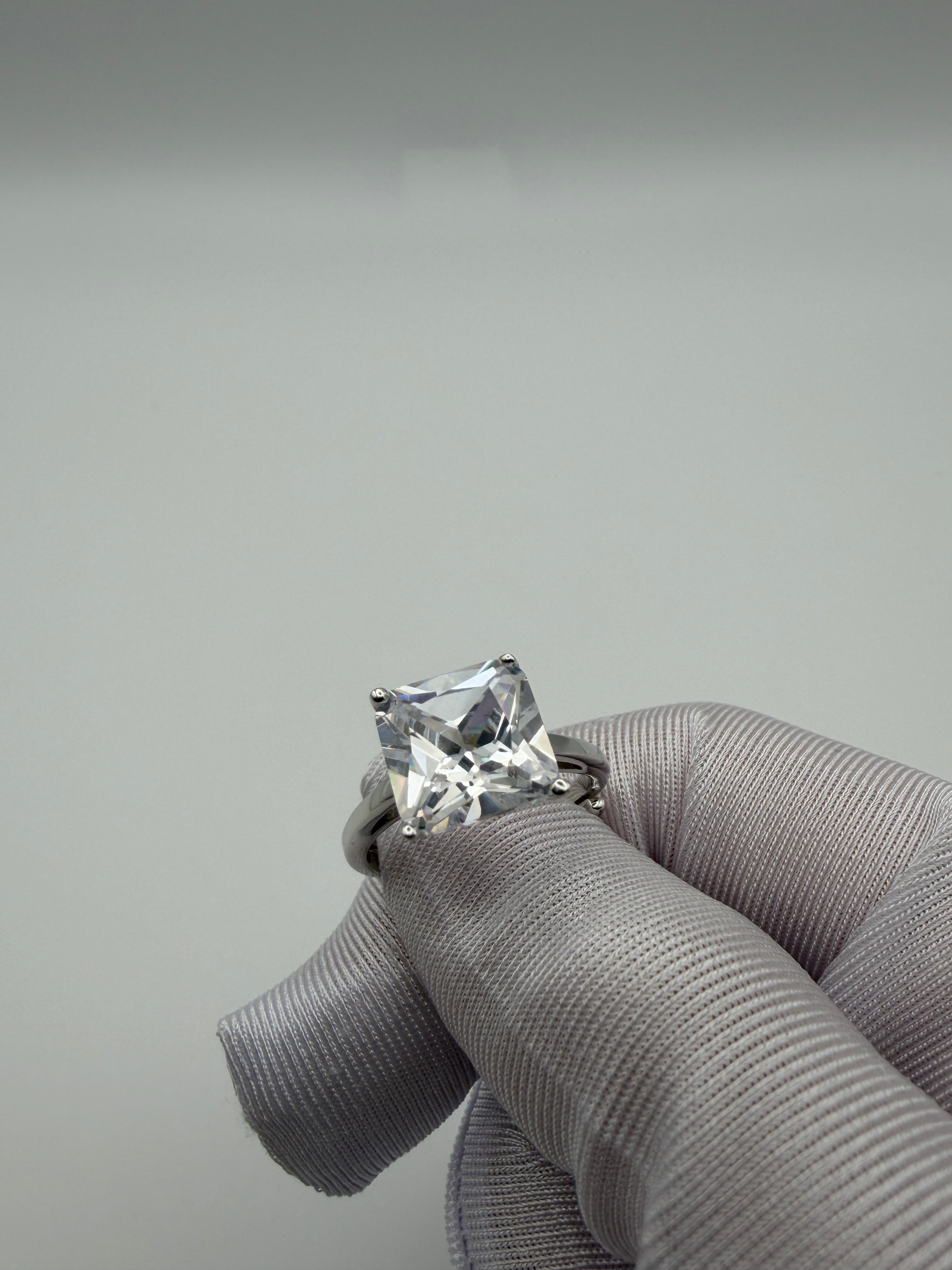 Anello in Argento925 con Zircone Quadrato