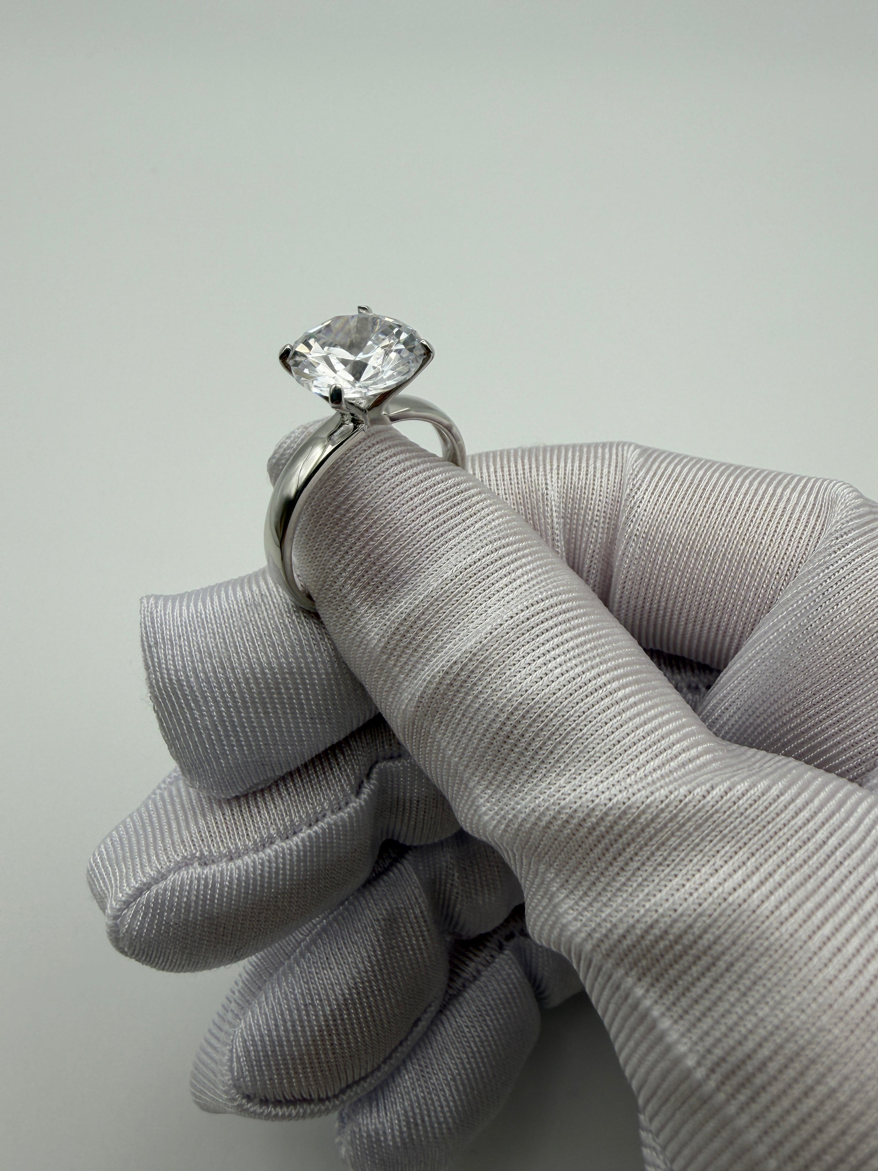 Anello in Argento925 con Zircone Ovale