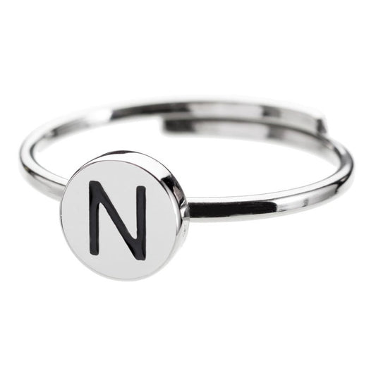 Anello con lettera smaltata