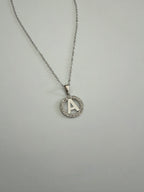 Collana in Oro 18kt con Ciondolo Iniziale e Strass