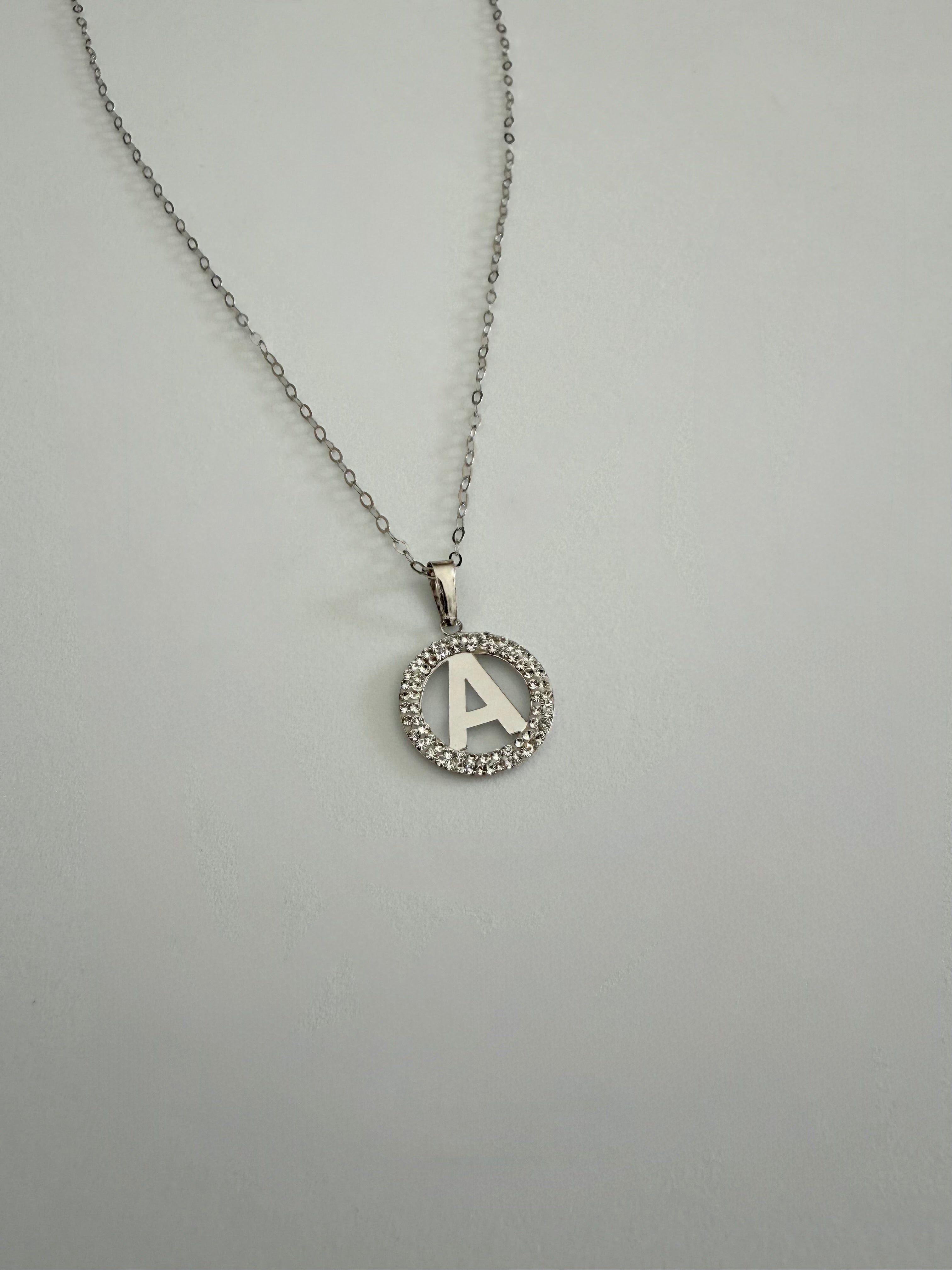 Collana in Oro 18kt con Ciondolo Iniziale e Strass