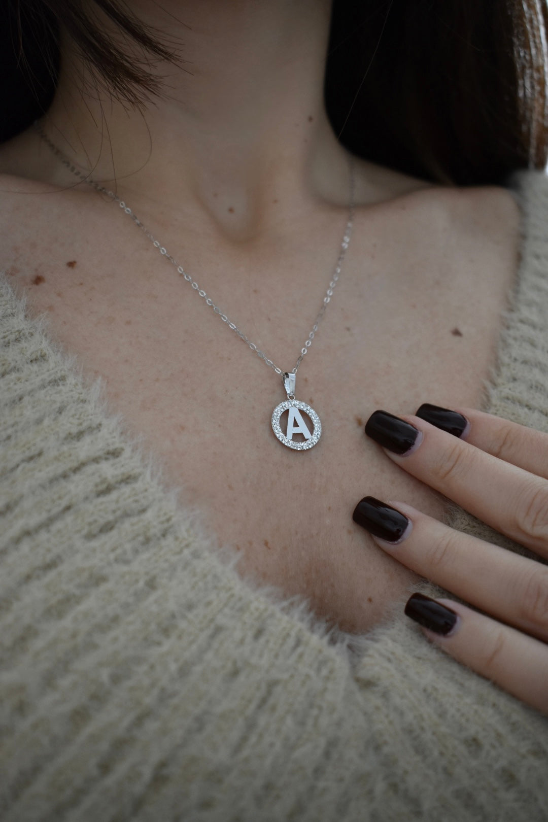 Collana in Oro 18kt con Ciondolo Iniziale e Strass
