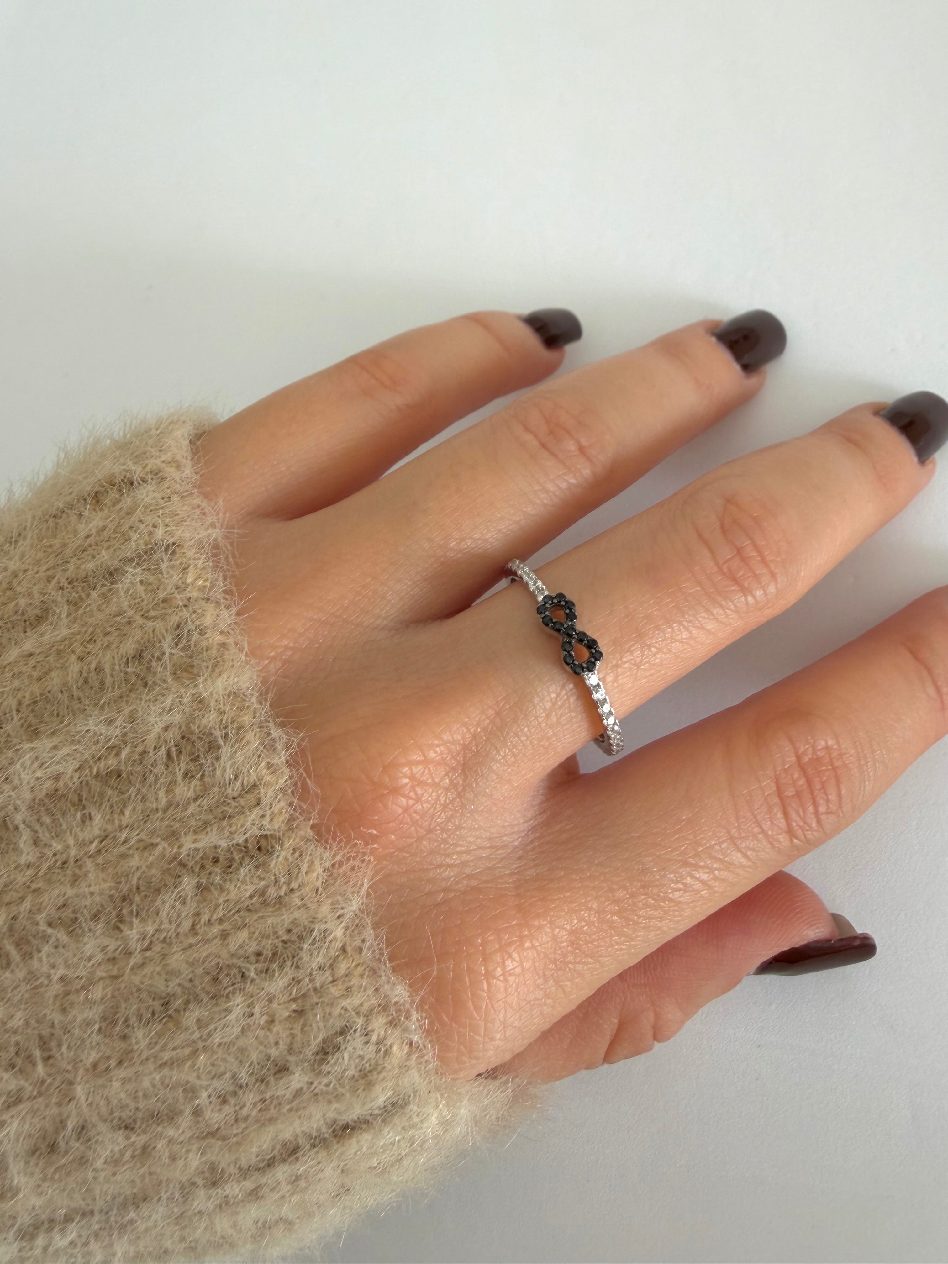 Anello Infinito in Oro 18kt