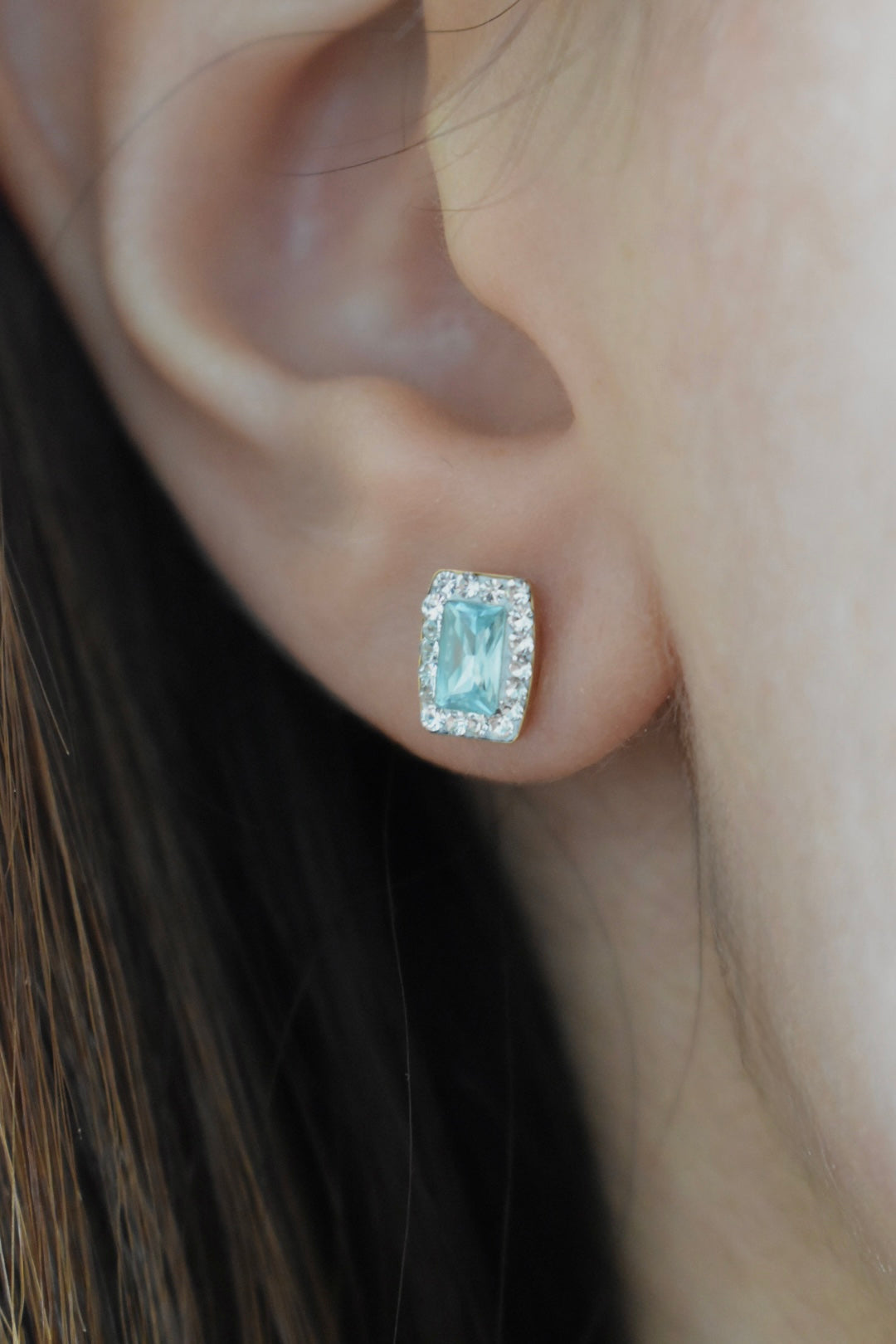 Orecchini in Oro 18kt con Zirconi