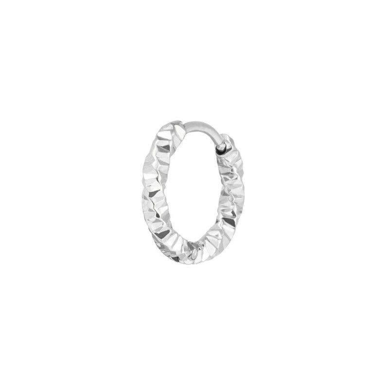 Orecchino a cerchio ritorto 1,5 cm trama diamantata